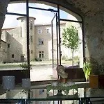 Nocleg ze śniadaniem Chateau Du Besset Saint-Romain-de-Lerps