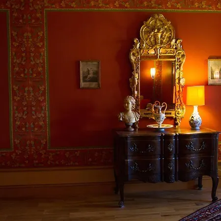 Chateau Du Besset Bed & Breakfast 4*