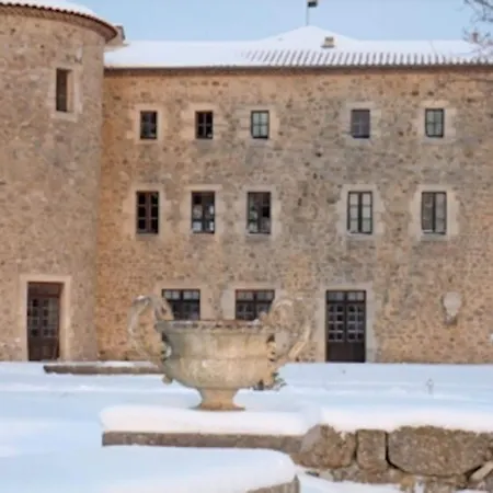 Chateau Du Besset לינה וארוחת בוקר Saint-Romain-de-Lerps