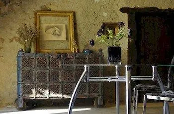 Chateau Du Besset Bed & Breakfast *